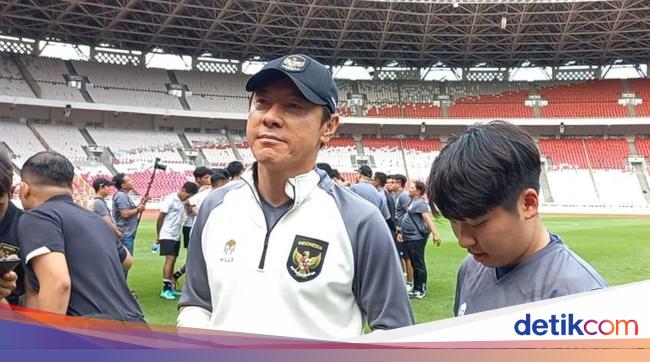 Shin Tae-yong accepts Erick Thohir’s challenge to develop Indonesian football