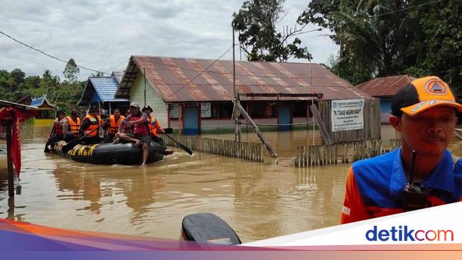 14 Villages in Kapuas Afflicted by Severe Flooding, Resulting in the Submergence of 4,166 Residential Homes.