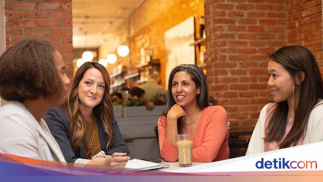 Pengertian Bahasa Adalah: Fungsi, Peran, Ragam, dan Sifatnya