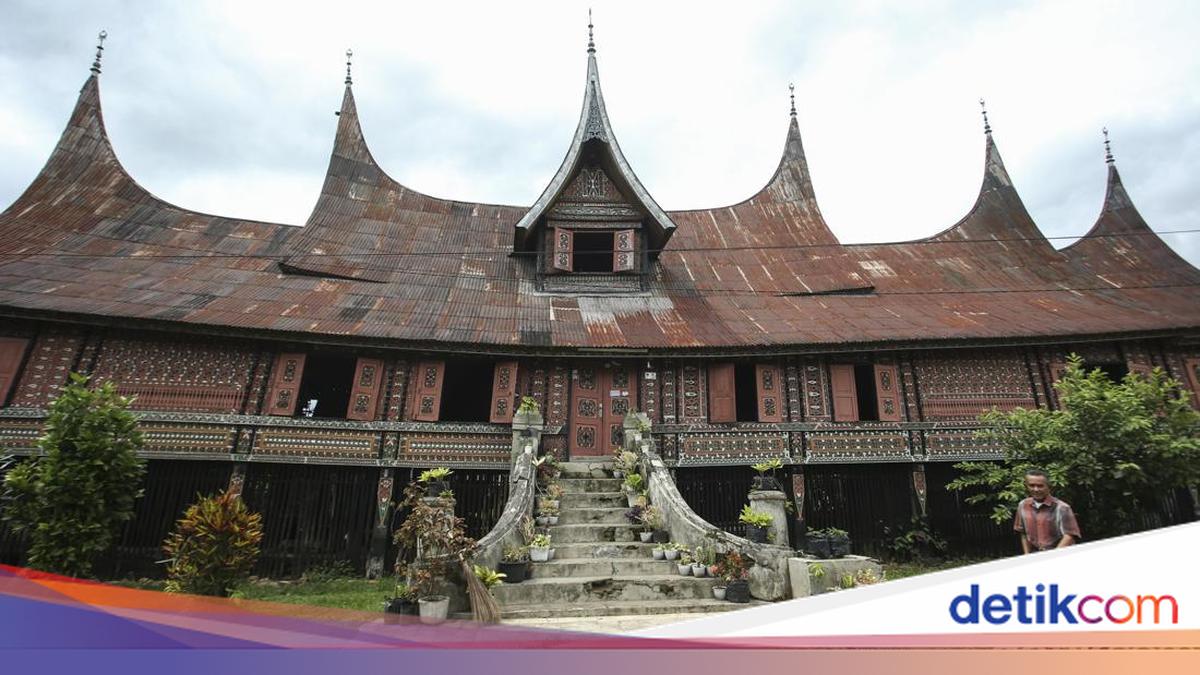 Curated visual reference: Visual Reference: Mengenal Rumah Gadang Bentuk Jenis Fungsi Dan Keunikannya
