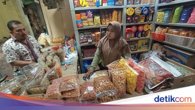 Pedagang Kue Di Pasar Bitingan Kudus Raup Cuan Rp 1 Juta Sehari Saat