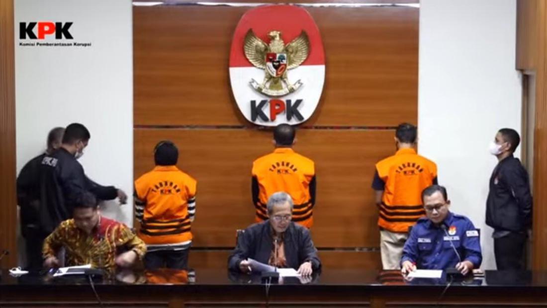 KPK Tetapkan Bupati Meranti M Adil Tersangka, Langsung Ditahan