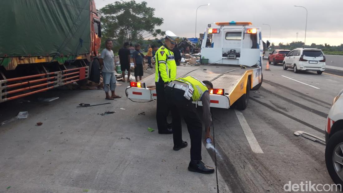 Kecelakaan Beruntun 8 Kendaraan Di Tol Semarang-Solo, 6 Orang Tewas