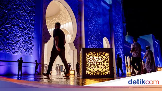 Bacaan Doa Masuk Masjid Berbagai Versi Arab Latin Dan Terjemahannya