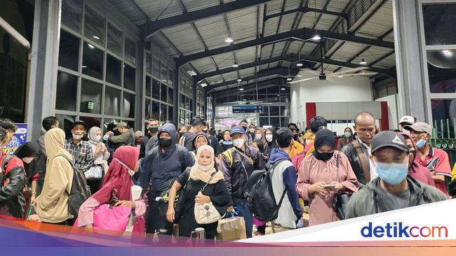 32 Ribu Orang Naik KA di Stasiun Rangkasbitung Selama Arus Mudik Lebaran