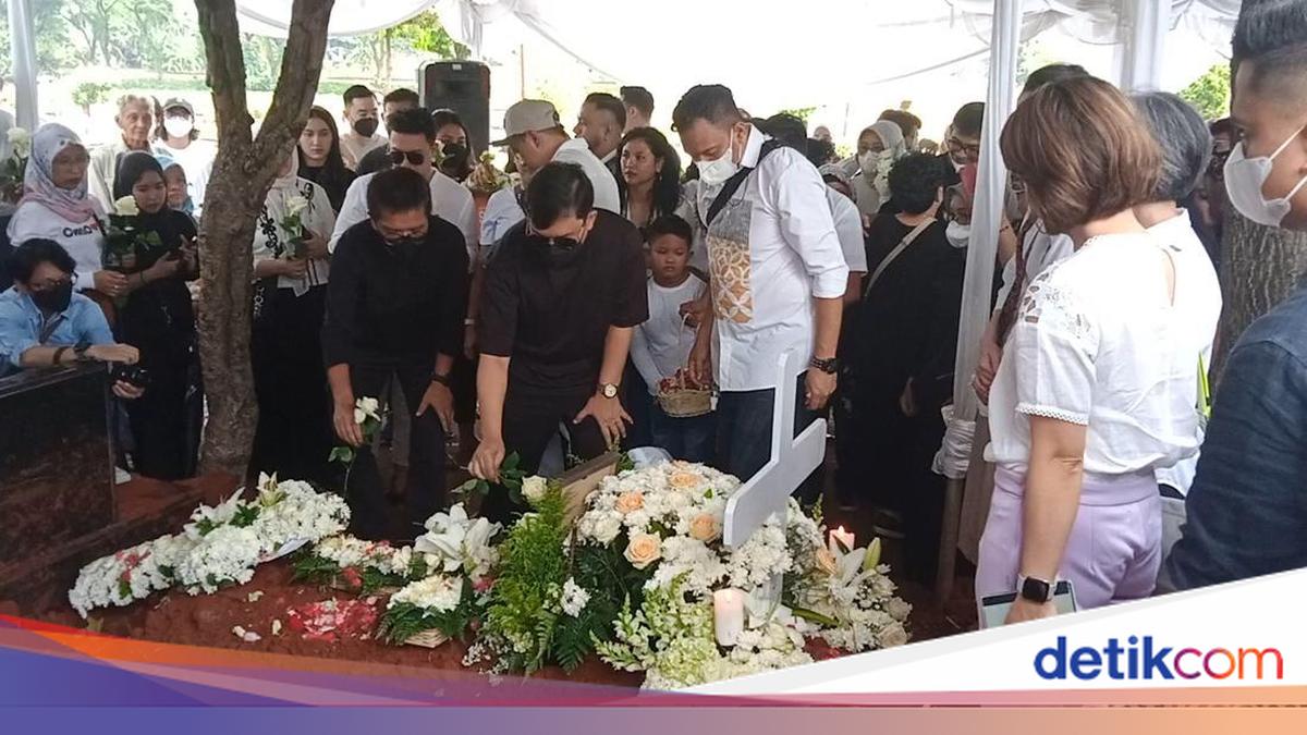 Kahitna Antar Carlo Saba ke Peristirahatan Terakhir