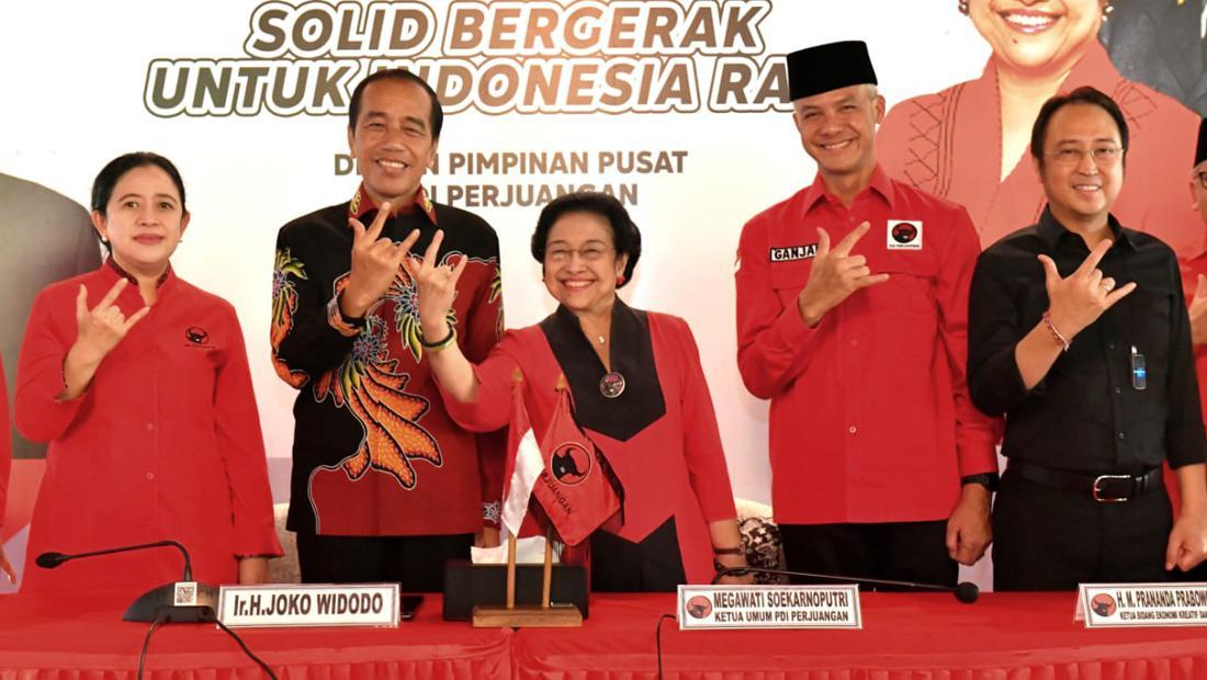 Potret Salam Metal Jokowi-Megawati Usai Umumkan Ganjar Capres