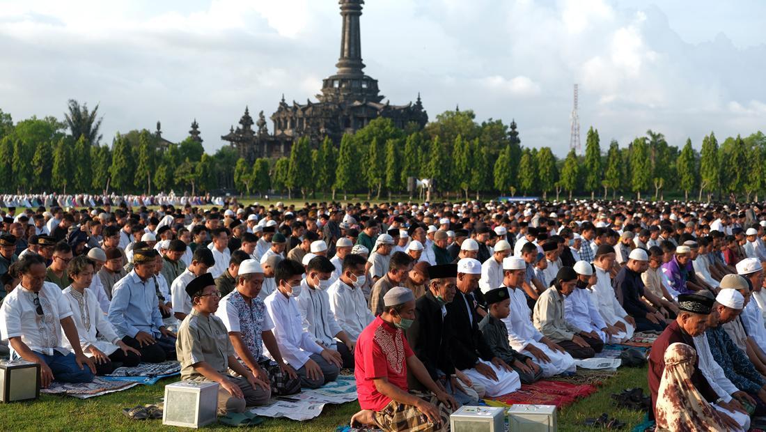 Tata Cara Sholat Idul Fitri Berjamaah-Sendiri Lengkap Dengan Bacaan Niatnya