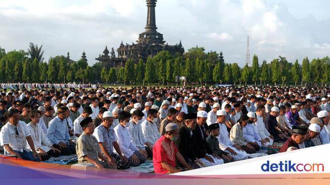 Tata Cara Sholat Idul Fitri Berjamaah Sendiri Lengkap Dengan Bacaan Niatnya