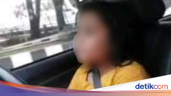 Bocah Belajar Mengendarai Mobil di Jalan Raya Viral