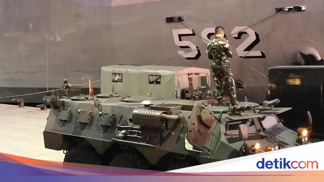 Kendaraan Tempur TNI Tiba di Labuan Bajo Amankan KTT ASEAN
