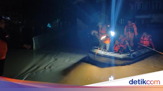 Floods Submerge Four Districts in Cianjur, West Java, Indonesia