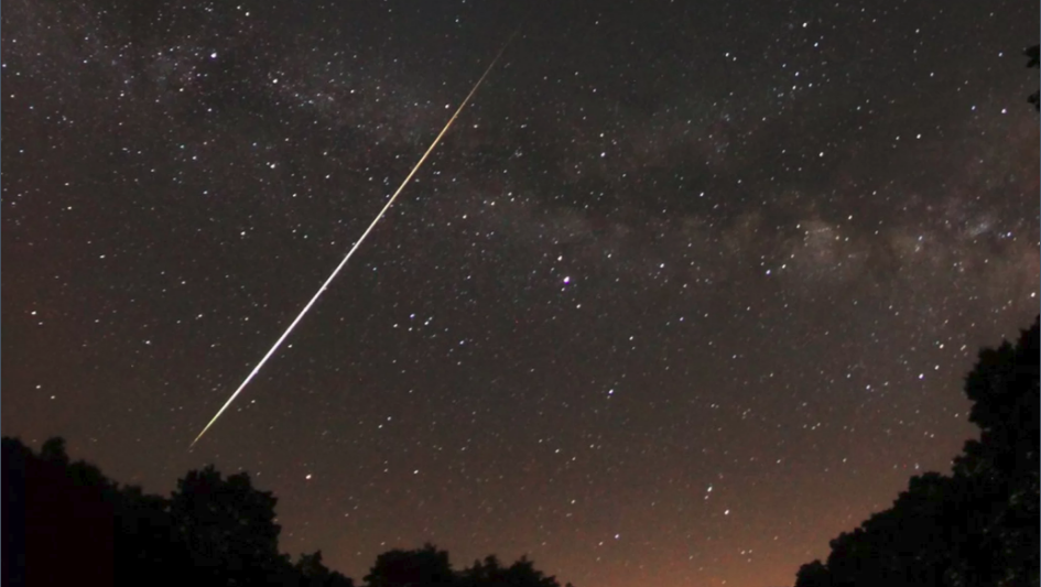 Cara Melihat Hujan Meteor Perseid Dini Hari Nanti