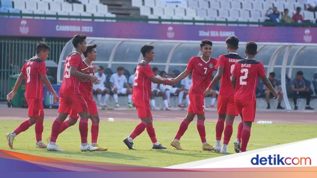 “Indonesian footballer Marselino Ferdinand scores stunning goal against Myanmar at SEA Games 2023”