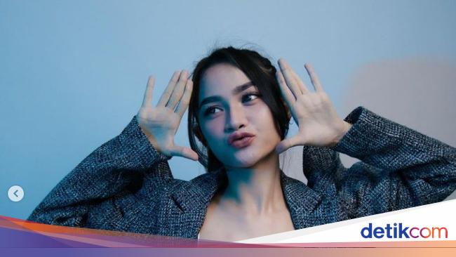 Arlida Putri Nyesel Kelewat Seksi