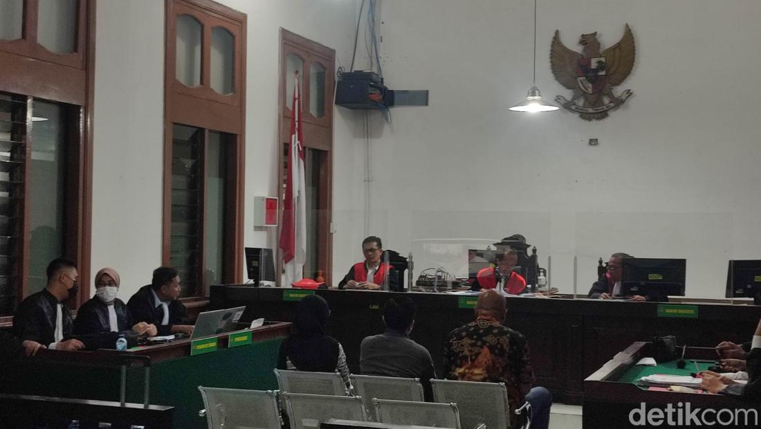 Sidang Kasus Suap Hakim MA, Saksi Dicecar Jaksa KPK