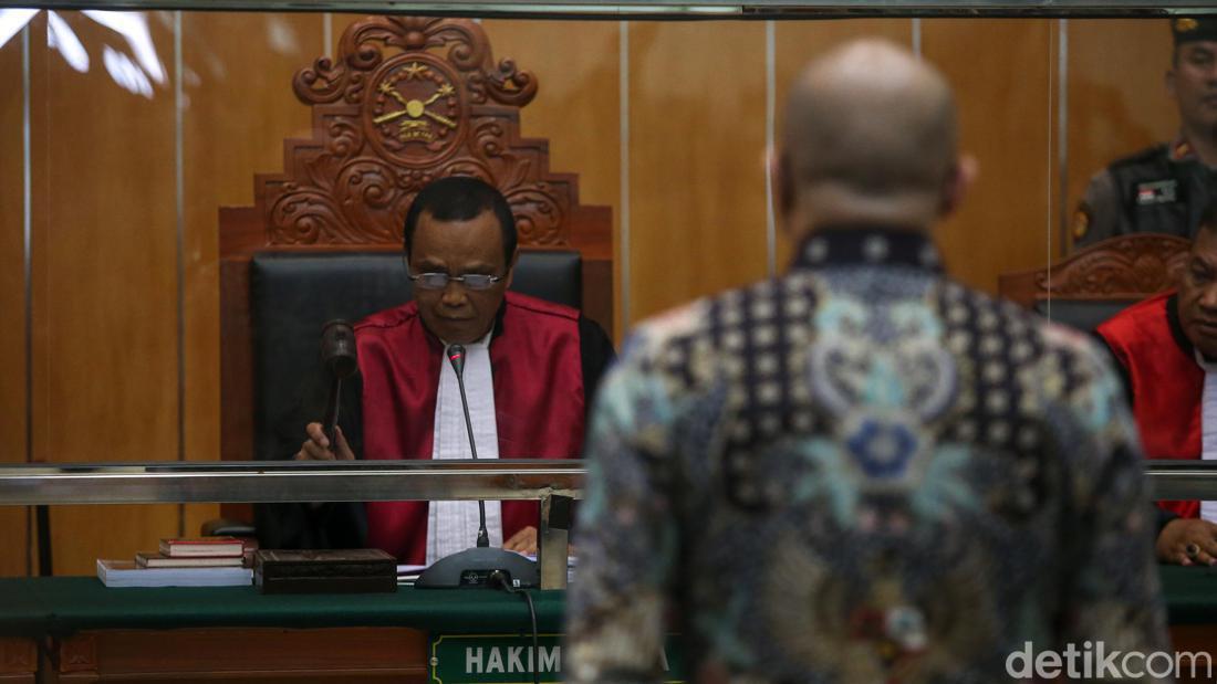 Irjen Teddy Minahasa Lolos Hukuman Mati, Divonis Penjara Seumur Hidup