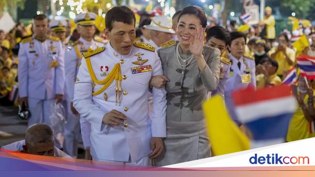Adu Raja Adu Gaya Istri Sah dan Selir Raja Thailand, Siapa Paling Elegan?