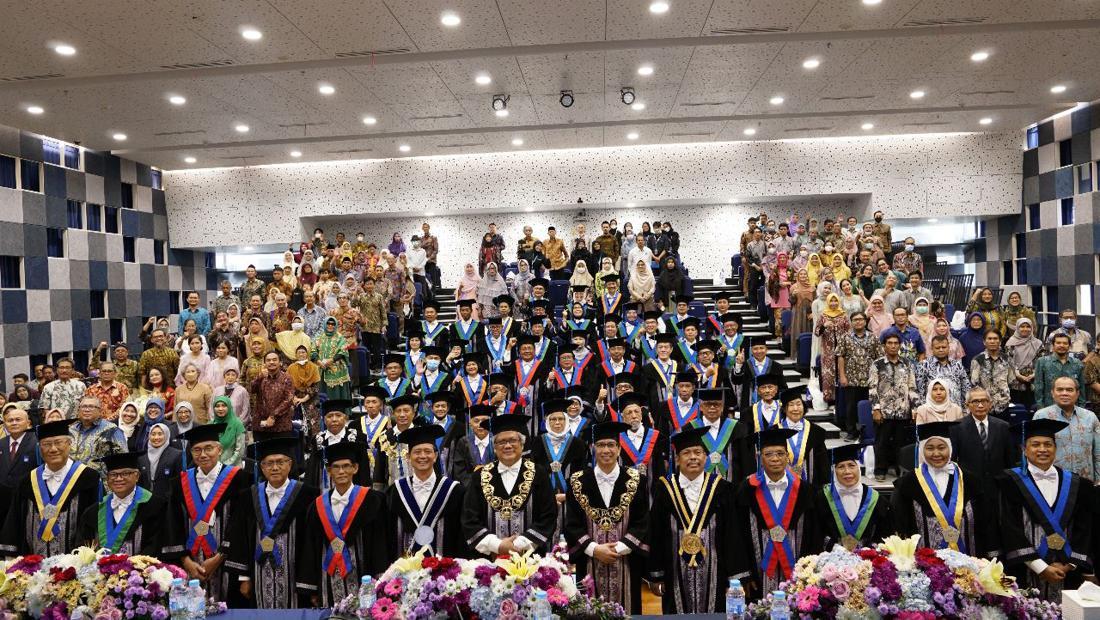 ITS Kukuhkan 6 Guru Besar, Kini Miliki 157 Profesor