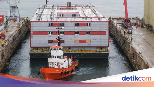 Kaoal Tongkang Penampakan Kapal Tongkang yang Bisa Menampung 500 Imigran