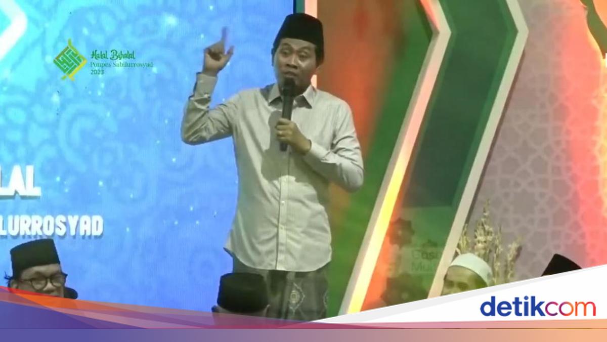 Mengenal KH Anwar Zahid yang Roasting Ustaz Hanan Attaki