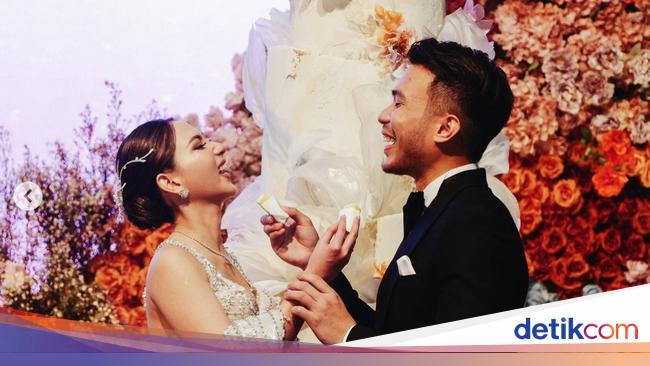 Resepsi Jessica Mila Dan Yakup Hasibuan Jadi Ajang Halal Bi Halal Pengacara