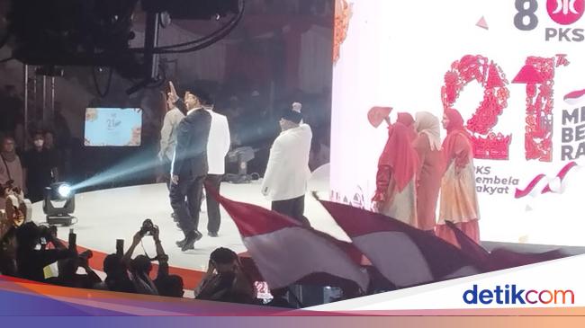 Anies Baswedan Attends PKS 21st Anniversary Event with JK and AHY