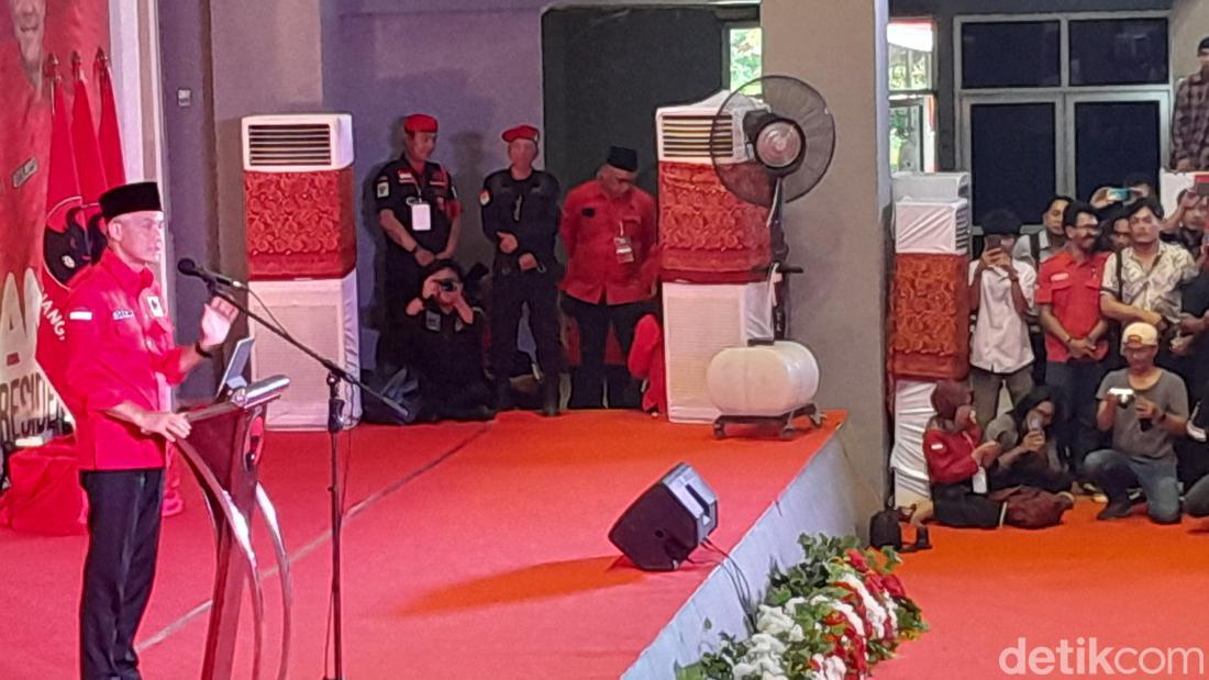 Hadiri Konsolidasi, Ribuan Kader PDIP Sumsel Teriak Ganjar Presiden