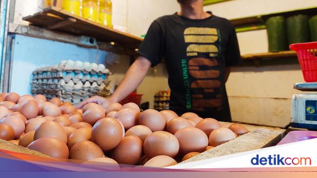 Harga Telur Daging Ayam Naik Bikin Penjualan Di Pasar Cimahi Sepi