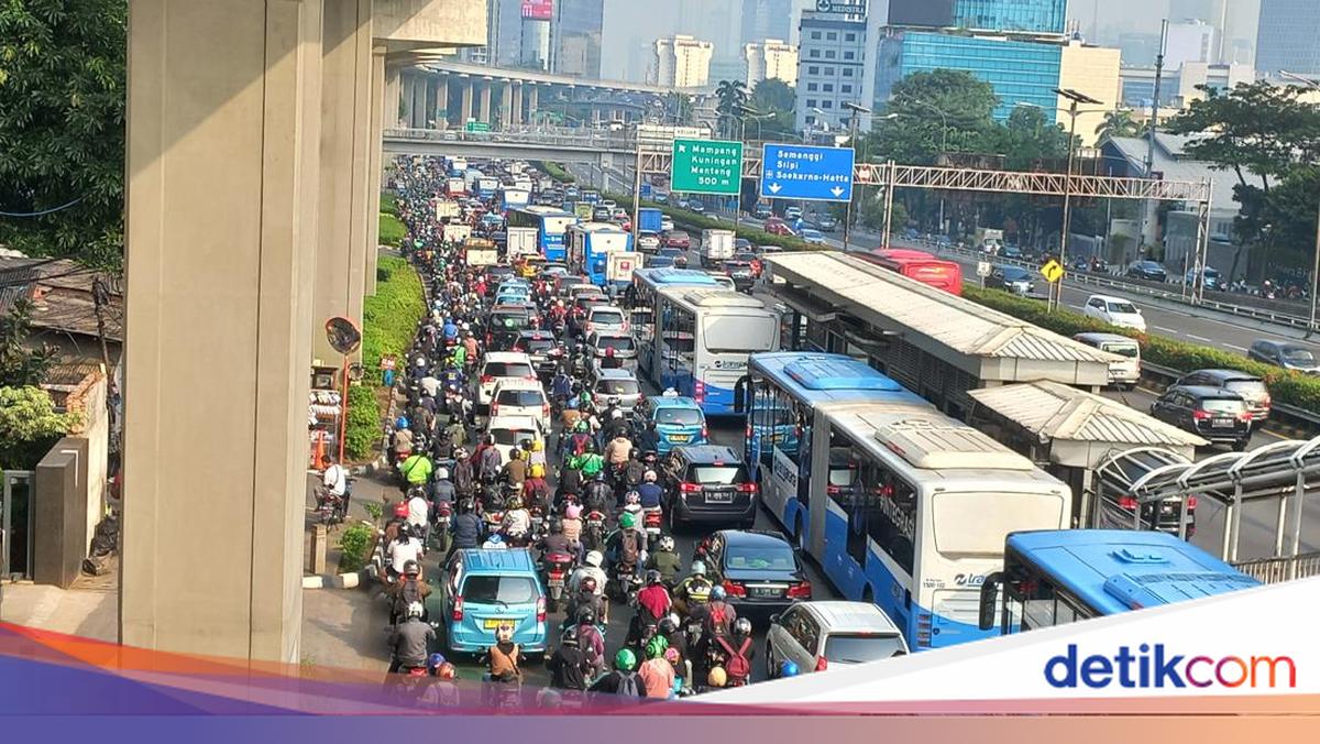 Jalanan Makin Semrawut, Ini yang Harus Dilakukan Pemerintah