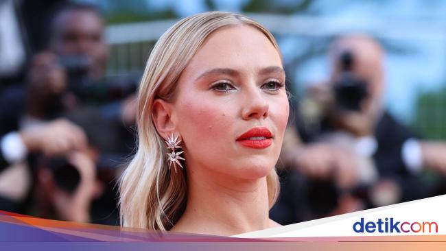 Scarlett JohanssonがThunderboltsで彼の名前を削除するようにMarvelに尋ねた理由*