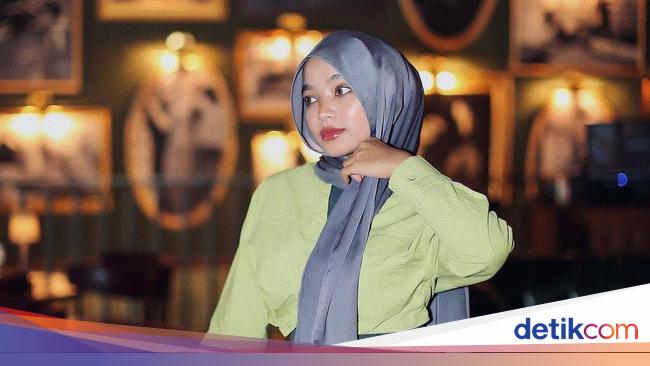 5 Potret Isna Anggita Sari Kembaran Oklin Fia