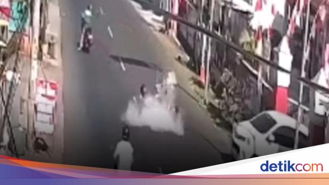 Geregetan Gegara Ojol Lawan Arus Tukang Bakso Celaka Tersiram Kuah