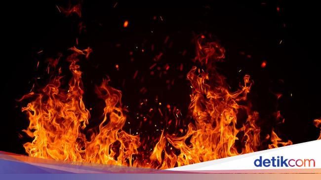 Tiga Kios di Bogor Terbakar Diduga Akibat Korsleting Listrik