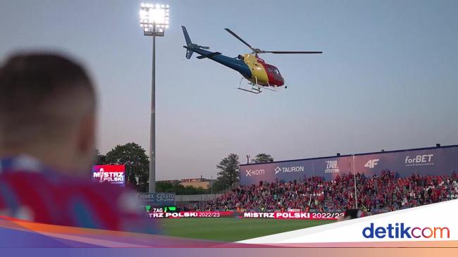 “Polish Football Championship Celebration: Coach Leaves Stadium by Helicopter in Jakarta”