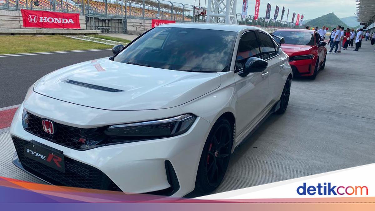 Honda Civic Type R: Spesifikasi, Harga 2024, dan Simulasi Kreditnya