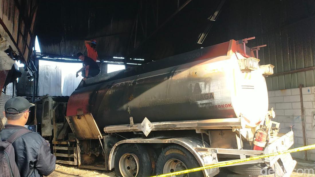 Pertamina Selidiki Kebakaran Truk Tangki Di Lampung