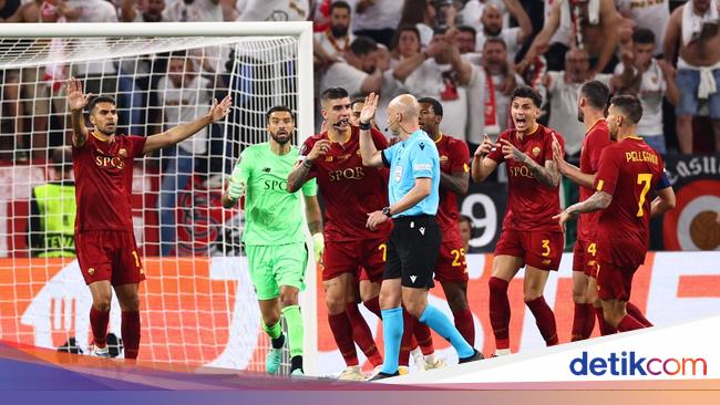 Le comité d’arbitrage britannique condamne l’attaque de supporters roms contre l’arbitre Anthony Taylor