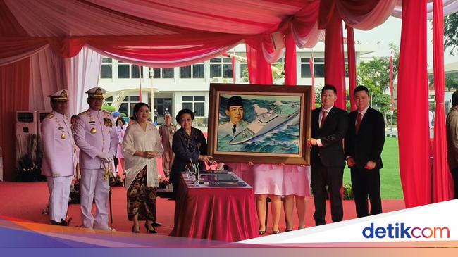 Indonesian Navy Inaugurates KRI Bung Karno-369 on Pancasila Day with Presence of Former President Megawati Sukarnoputri and TNI Commander