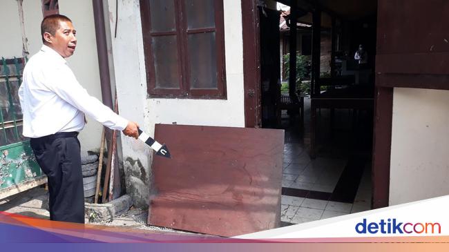 Historical Objects Damaged in Brawl at Student Park Museum in Yogyakarta