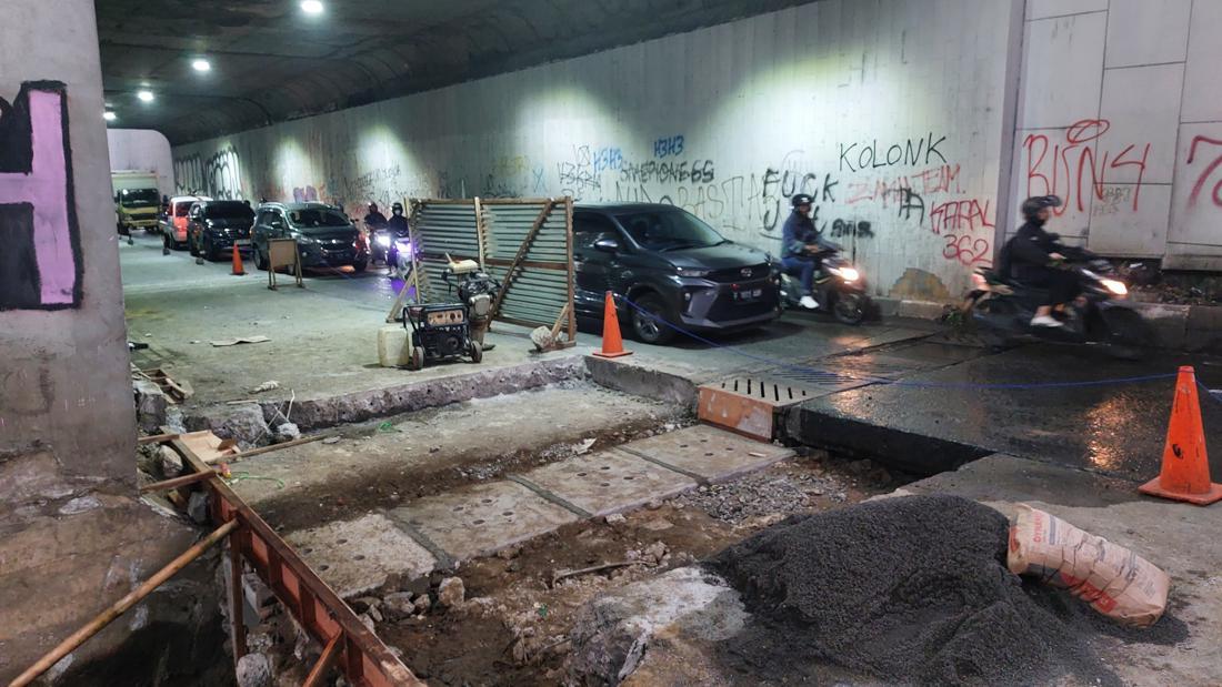 Ada Pekerjaan Ganti Tutup Got, Lalin Underpass Jl Sholis Bogor Macet