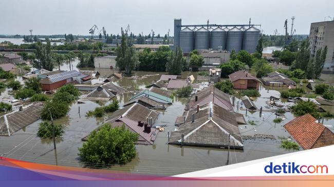 Deadly Floods in Kherson Region of Ukraine Occupied by Russia