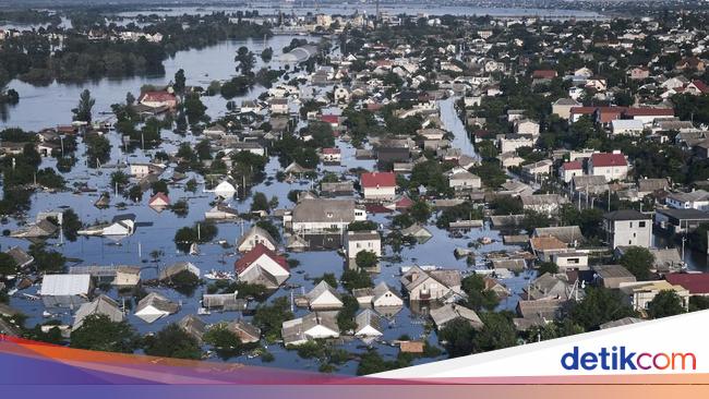 Massive Flooding in Ukraine: Kakhovka Dam Bursts, Thousands Displaced