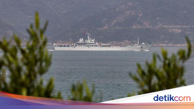 Searching for 37 Chinese Military Planes and Ships, Taiwan Reacts