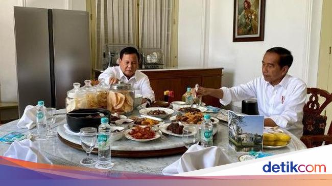 President Jokowi and Defense Minister Prabowo Subianto Hold Meeting at Bogor Palace