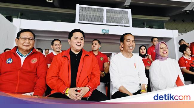 President Jokowi Watches Indonesia vs Argentina Match, Praises National Team