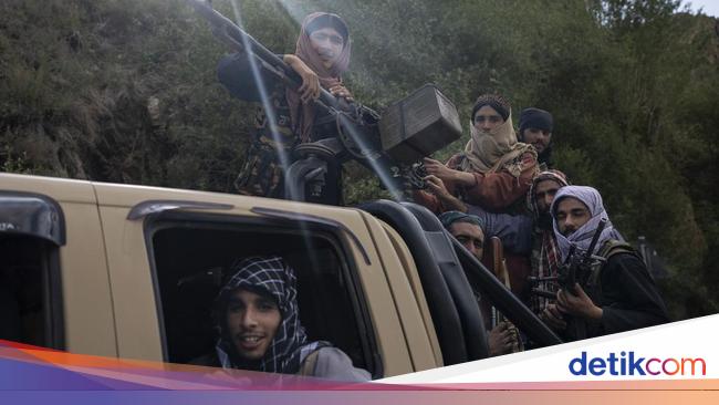 The Taliban bans pictures of living people, against Islamic law