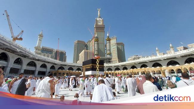 Pahala Sholat di Masjidil Haram: Benarkah Seratus Ribu Kali Lebih Utama?