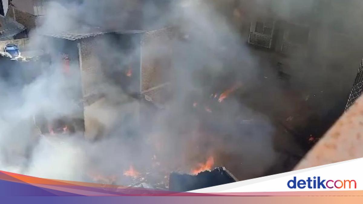 Api Mubara Api Membara Lalap 9 Bangunan di Bandung