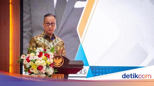 Menperin Bongkar Biang Kerok Industri Tekstil dan Sepatu Tertekan